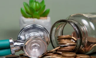 Минздрав ведет Фонд медстрахования по старинке: ручное управление в действии