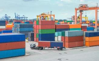 Токаев: Казахстан слишком много импортирует товаров и услуг