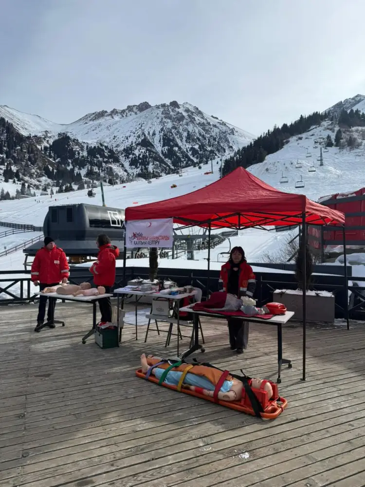 Представители экстренных служб Алматы и альпинисты прошли обучение на «Шымбулаке» (3)