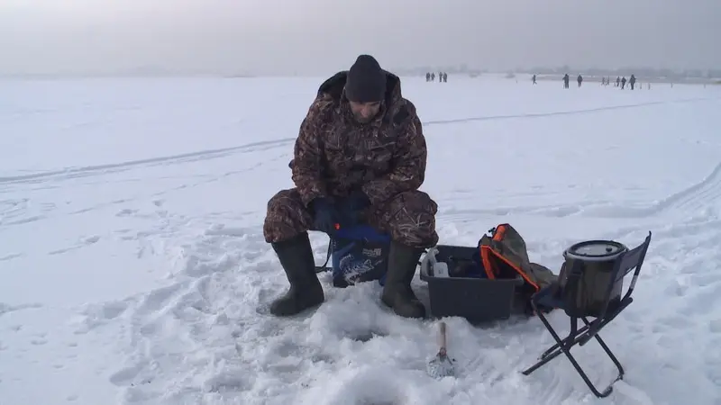 Чтобы рыба пережила зиму: на водоёмах Карагандинской области проводят противозаморные работы (9)