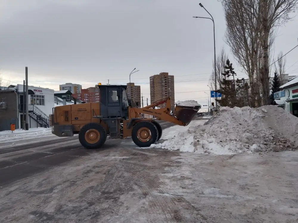 С начала зимнего сезона из Астаны вывезено около 2,8 млн кубометров снега (2)