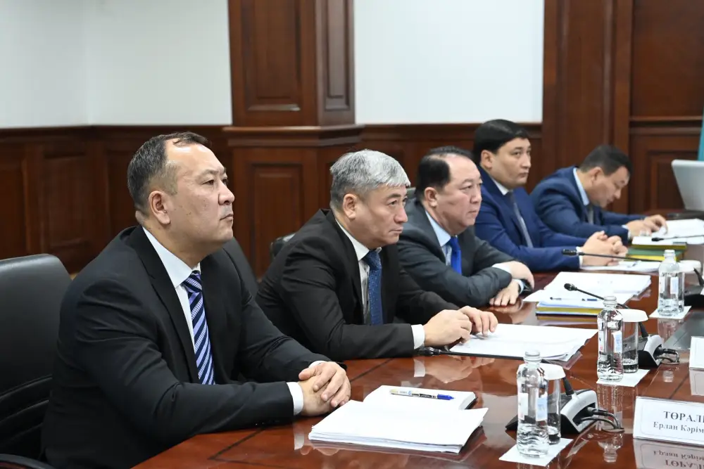 Рассмотрены вопросы развития сферы цифровизации и искусственного интеллекта (3)