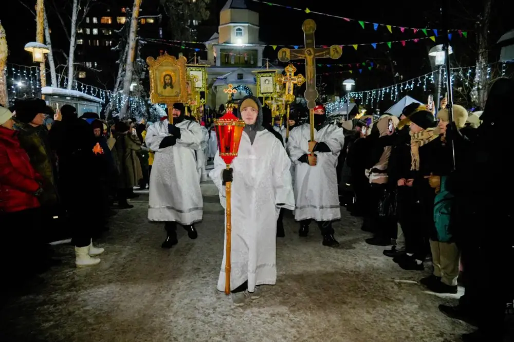 В Астане проходят крещенские купания (8)