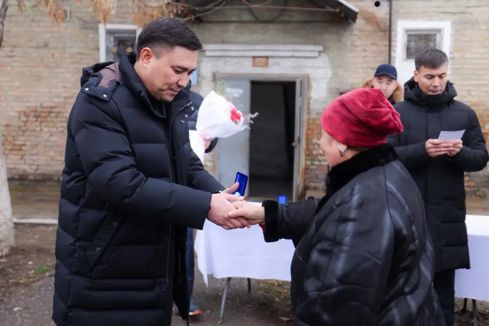 ЗЕЛЁНАЯ БАЛКА: СЕМЬИ ВЕТХОГО ЖИЛЬЯ ПЕРЕСЕЛИЛИ В ШЫМКЕНТЕ (8)