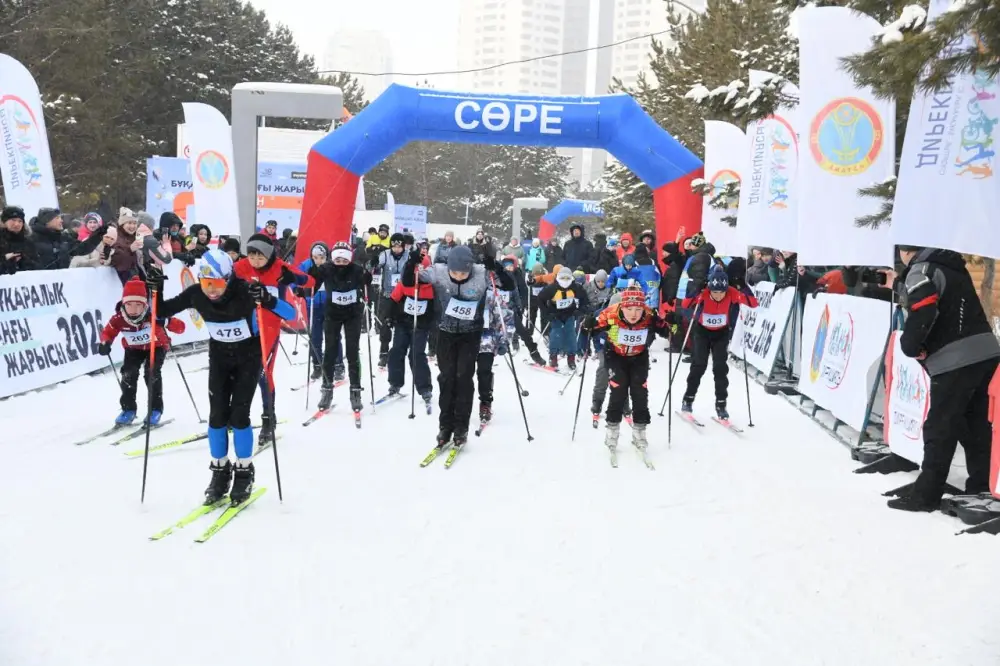 Развитие массового спорта: в Астане прошли масштабные соревнования по лыжным гонкам (9)