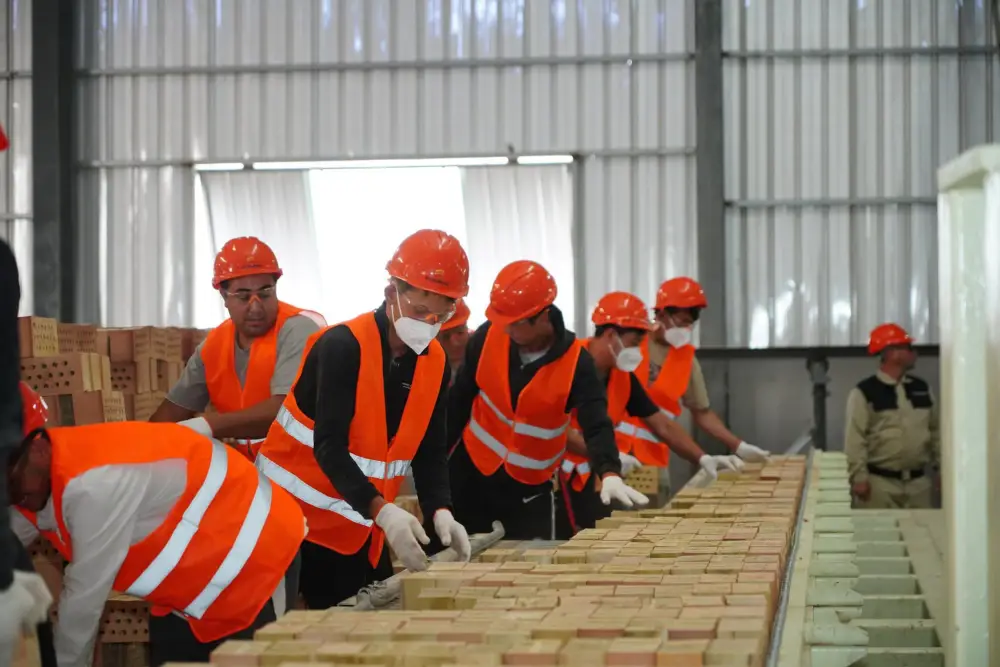 ТУРКЕСТАН: В ОРДАБАСИНСКОМ РАЙОНЕ РЕАЛИЗУЮТСЯ ИНВЕСТИЦИОННЫЕ ПРОЕКТЫ И СТРОЯТСЯ НОВЫЕ ЗАВОДЫ (4)