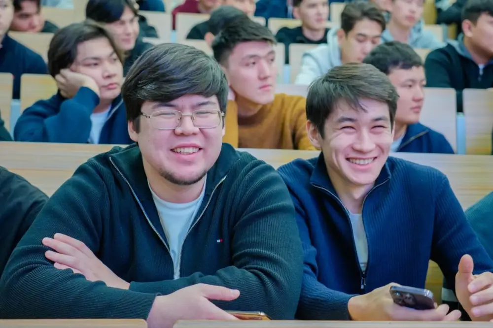 «Закон и порядок»: в Астане прошла выставка о вреде наркотиков для молодежи (6)