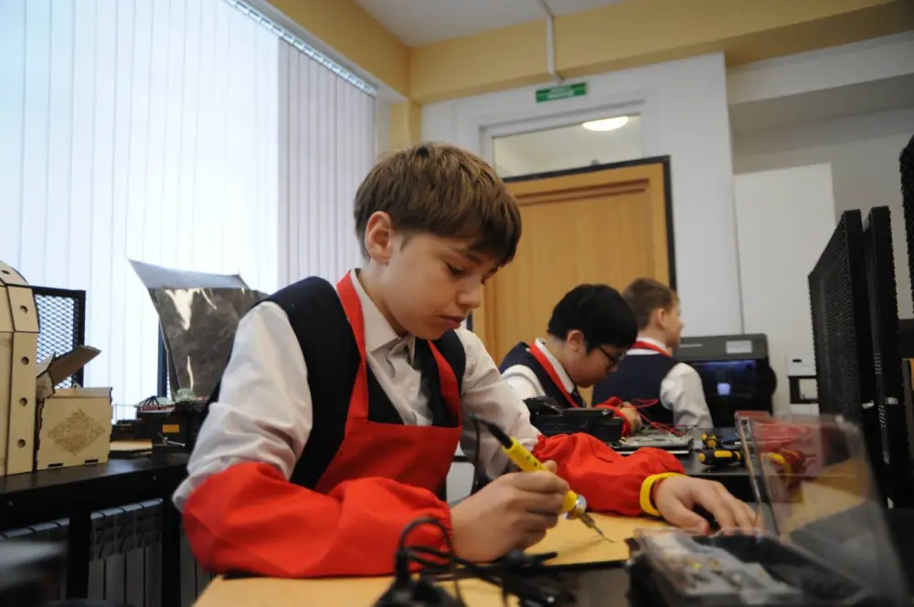 Аким ВКО посетил школу и врачебную амбулаторию в Глубоковском районе (6)