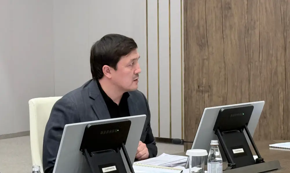 Глава региона принял акимов и руководителей управлений (3)