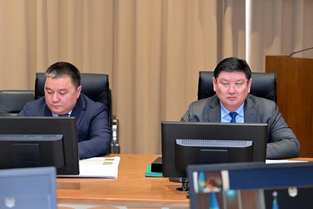 В области Абай обсудили ход реализации крупных строительных проектов (10)