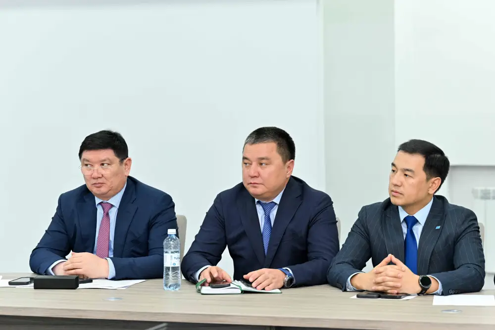 Аким области провел прием граждан по актуальным вопросам (8)