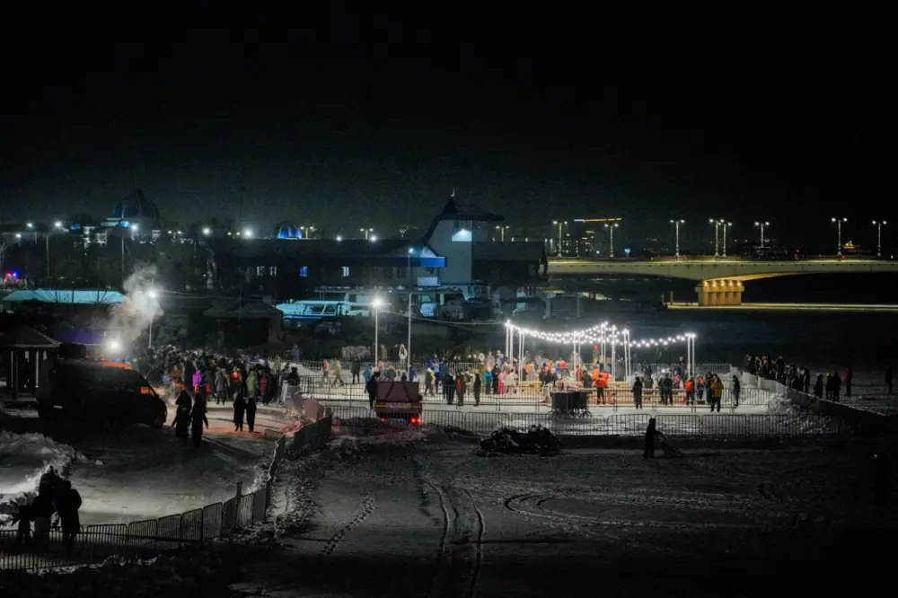 В Астане проходят крещенские купания (6)