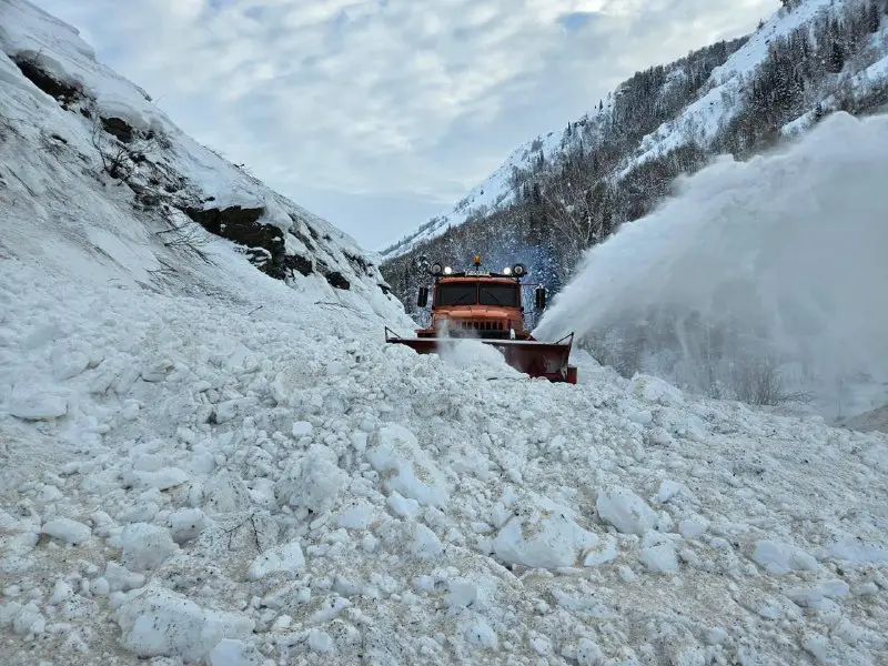 МЧС предупреждает о лавиноопасной обстановке в горных районах Казахстана (2)