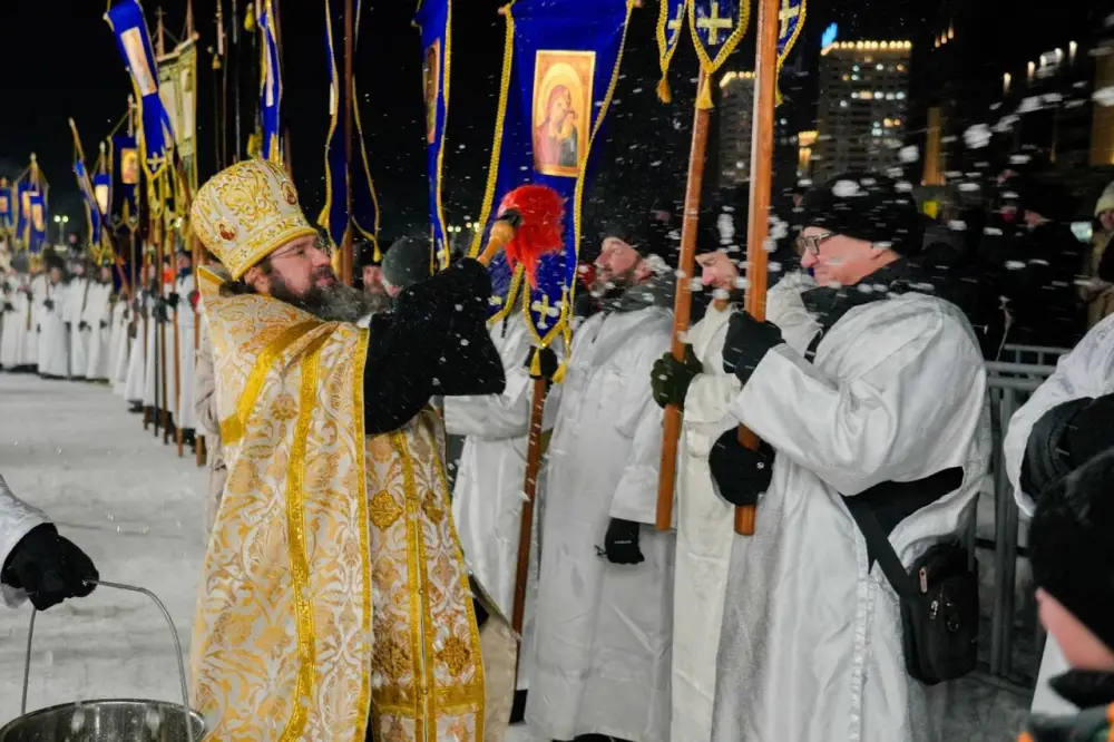 В Астане проходят крещенские купания (2)
