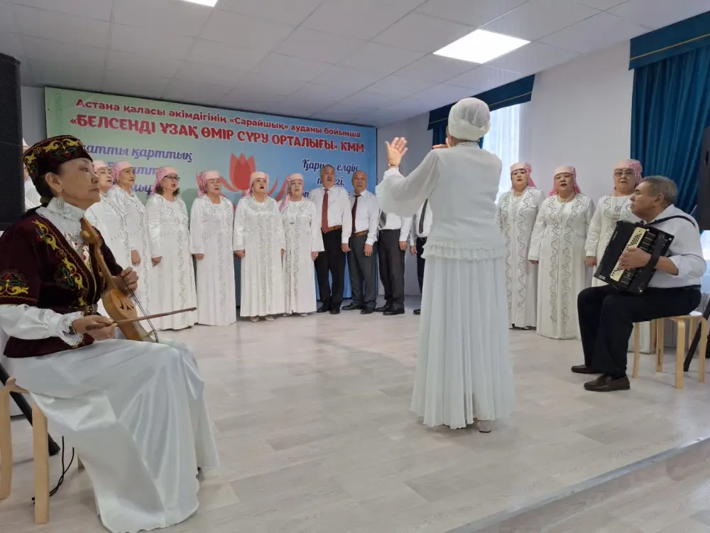 Ансамбль «Нура әуендері»: в Астане пенсионеры провели зажигательный вечер песни (2)