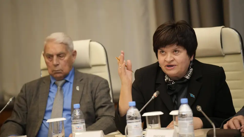 Аким ВКО обсудил с Общественным советом ключевые вопросы развития региона (2)