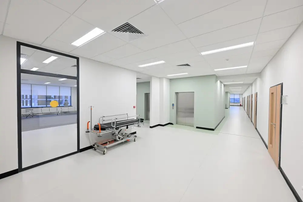 Аким области посетил нефрологический центр в Семее (2)