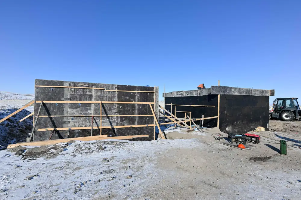 В селе Кенгирбай би Абайского района проводится реконструкция системы водопровода (5)