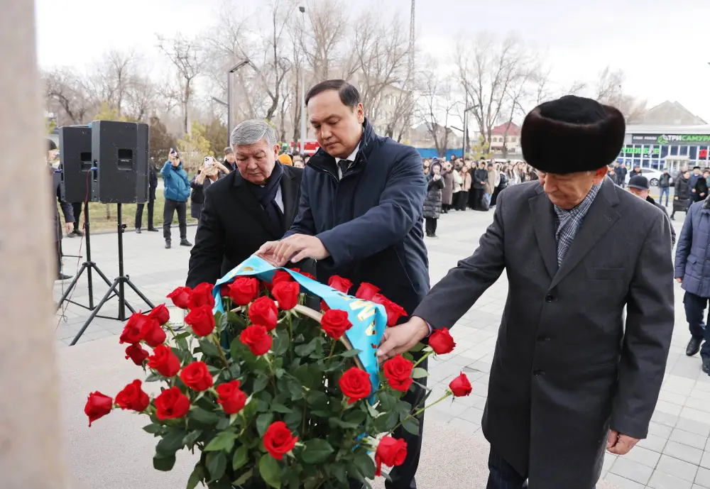 В Таразе почтили память Динмухамеда Кунаева (2)