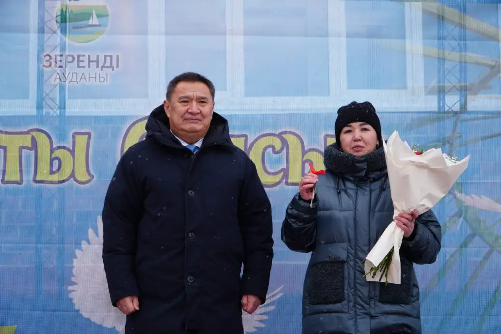 В Зерендинском районе 26 семей получили ключи от новых квартир (4)