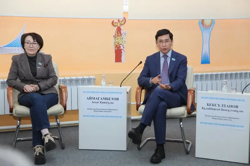 Депутаты Мажилиса обсудили реформы и социальные инициативы с учёными Караганды (4)