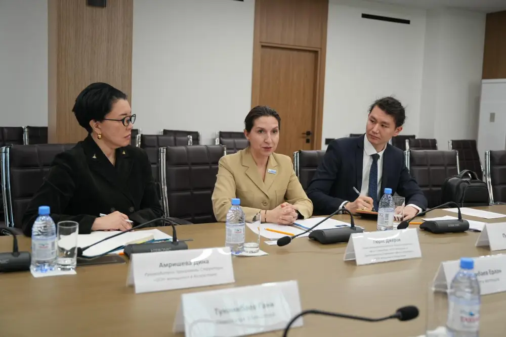 Министр юстиции Ерлан Сарсембаев встретился с Джерен Гюрес — Главой офиса «ООН-женщины» (3)