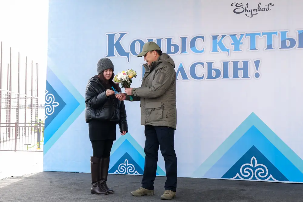 В МИКРОРАЙОНЕ «ТҰРАН» 24 СЕМЬИ ПОЛУЧИЛИ АРЕНДНОЕ ЖИЛЬЁ (4)