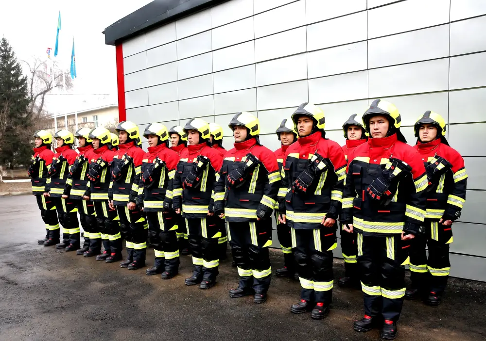 Безопасность тех, кто спасает: в регионах страны поэтапно обновляется защитная экипировка пожарных (7)