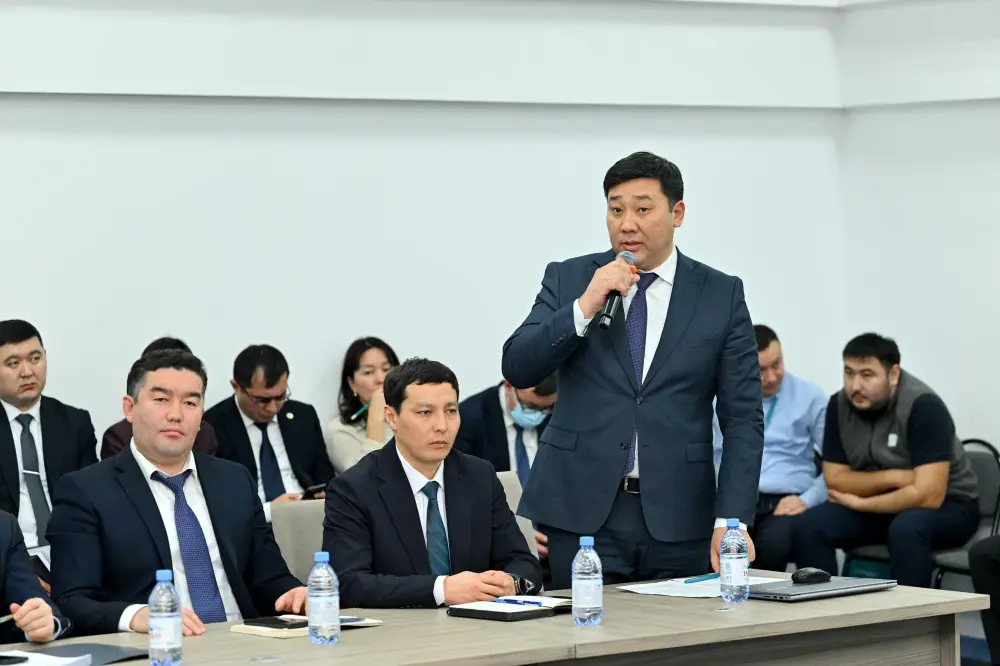 Аким области провел прием граждан по актуальным вопросам (4)