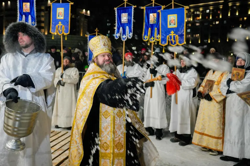В Астане проходят крещенские купания (3)