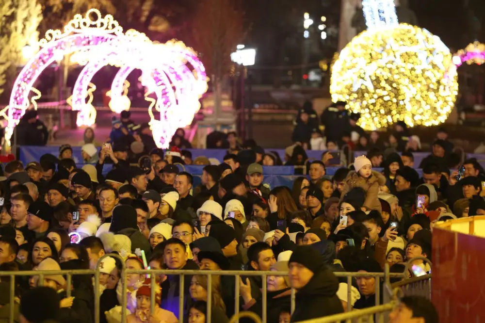 Туристы из Дубая отмечают доброжелательность казахстанцев на новогоднем шоу Алматы (3)