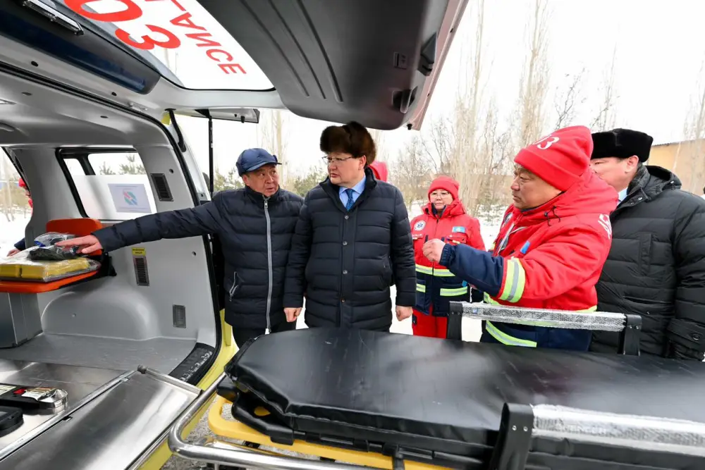 Станция скорой медицинской помощи города Семей получила новые санитарные автомобили (9)