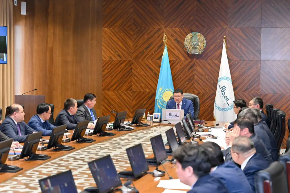 В области Абай обсудили ход реализации крупных строительных проектов (8)