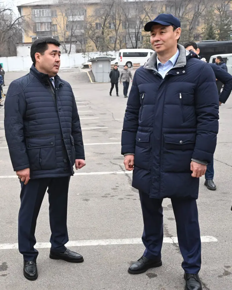 Дархан Сатыбалды ознакомился с внедрением цифровых решений и ИИ в системах жизнеобеспечения города (6)