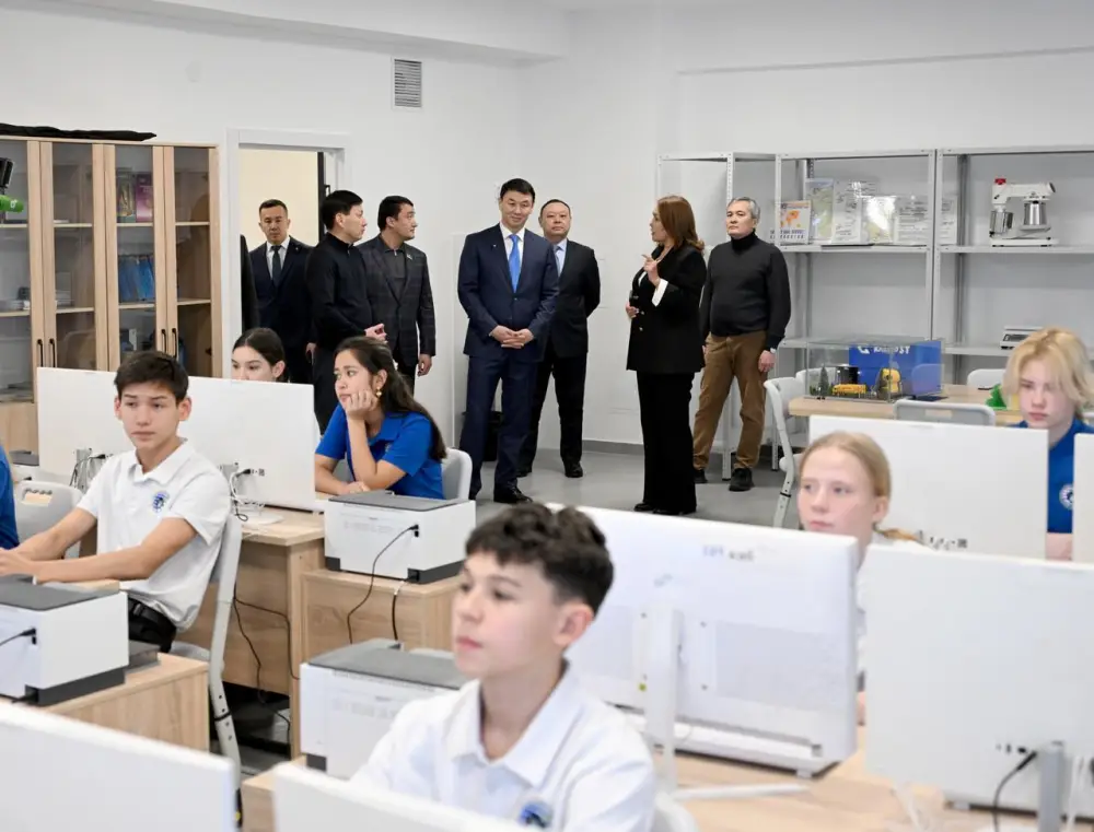 В Алматы открыт обновленный колледж телекоммуникаций и машиностроения (2)