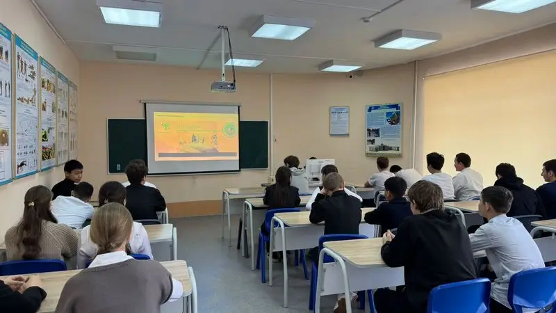 Будущее начинается с чистоты: специалисты МРЦ Карагандинской области прочитали эколекцию для школьников (4)