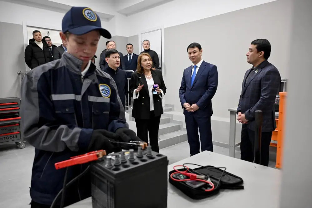 В Алматы открыт обновленный колледж телекоммуникаций и машиностроения (7)