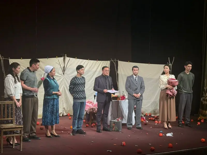 «Театр говорит сердцем»: карагандинцев приглашают на премьеру спектакля о жизненных ценностях (6)