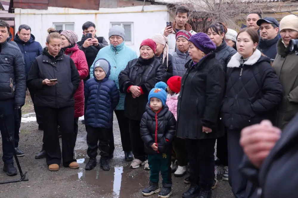 ЗЕЛЁНАЯ БАЛКА: СЕМЬИ ВЕТХОГО ЖИЛЬЯ ПЕРЕСЕЛИЛИ В ШЫМКЕНТЕ (2)