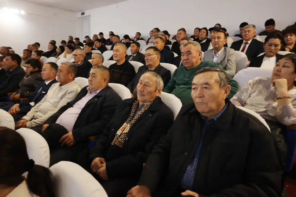 Ербол Карашукеев провел встречу с жителями района Т. Рыскулова (2)