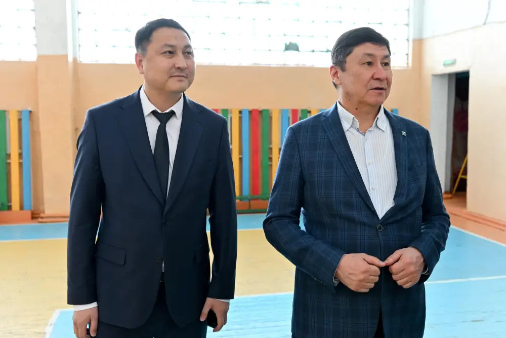 Аким области посетил Глуховскую среднюю школу в Бескарагае (10)