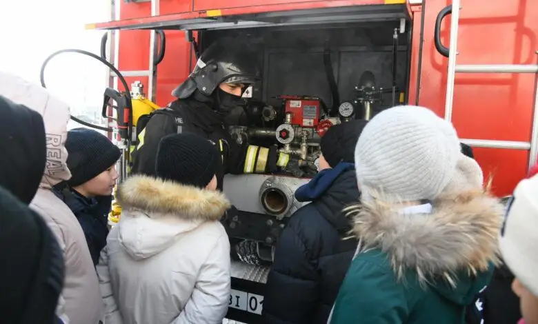 «Закон и порядок»: как не попасть в ловушку мошенников и что делать при ЧС, рассказали столичным школьникам (2)