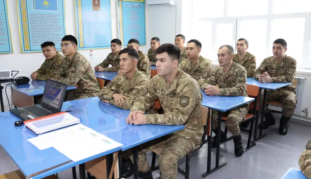 Министр обороны проинспектировал военные объекты в Кызылординской области (8)