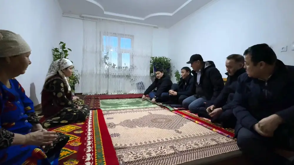 Аким Мангистауской области ознакомился с состоянием пострадавших в дорожно-транспортном происшествии в Бейнеуском районе (6)