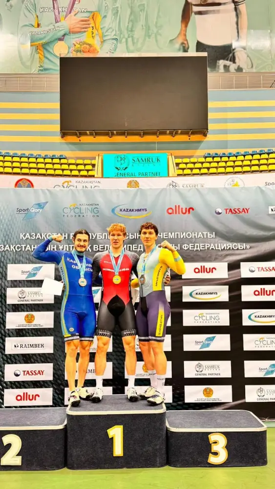 В Астане прошел республиканский зимний чемпионат по велотреку (6)