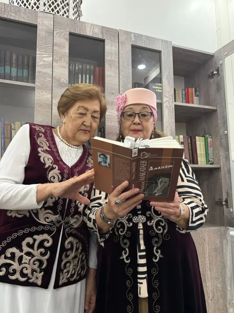 В Астане пенсионеры провели необычный челлендж, посвященный наследию Мукагали (5)