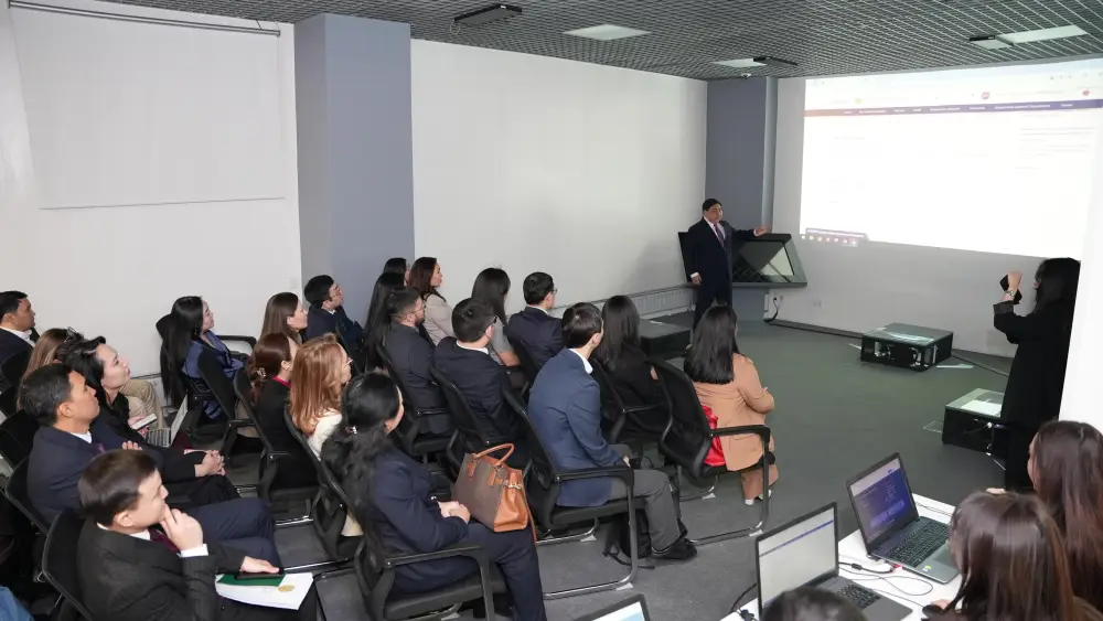Председатель Агентства Дархан Жазықбай встретился со слушателями «Школы аналитики» (5)