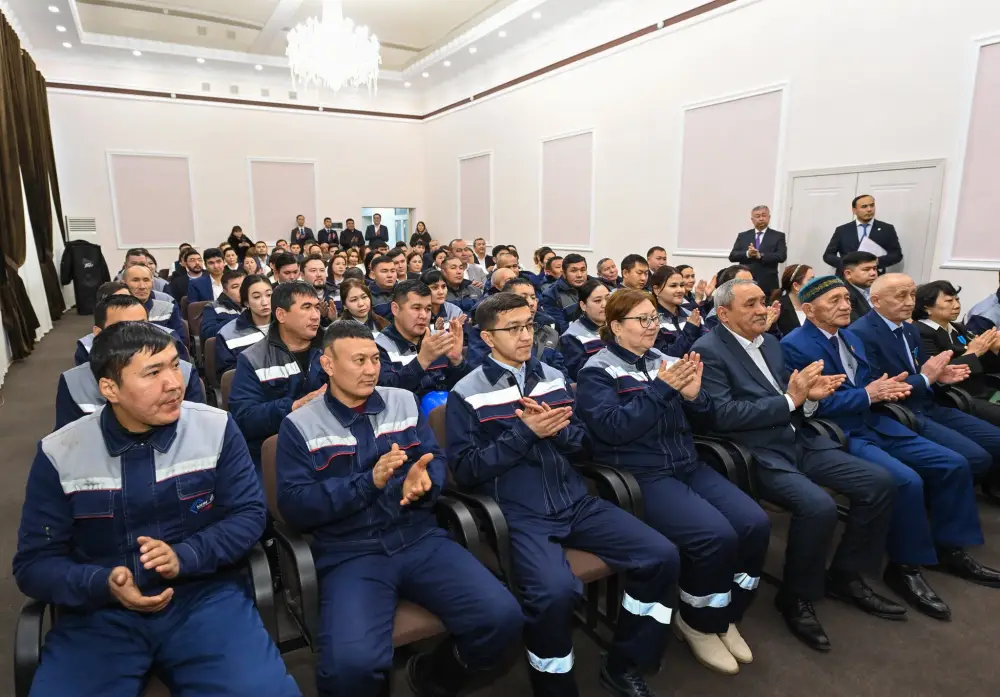 Глава региона поздравил работников коммунальной сферы (2)