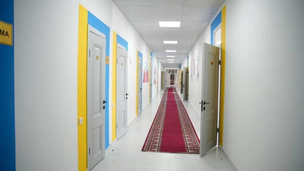 Аким ВКО посетил образовательные учреждения в Тарбагатайском районе (5)