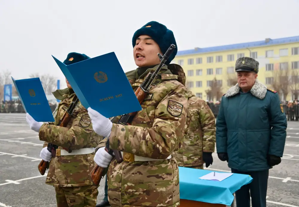 В Гвардейском гарнизоне свыше 600 солдат присягнули на верность Родине (6)